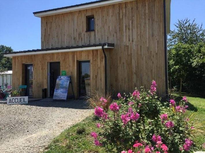 Camping pour 4 personnes, avec Terrasse et Jardin