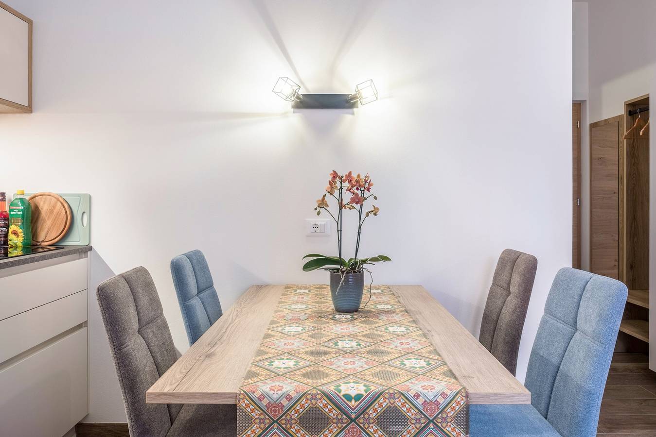 Ganze Wohnung, Ferienwohnung "Isabel" mit Bergblick, französischem Balkon & Wi-Fi in Zentrum-Bozner Boden-Rentsch, Bozen