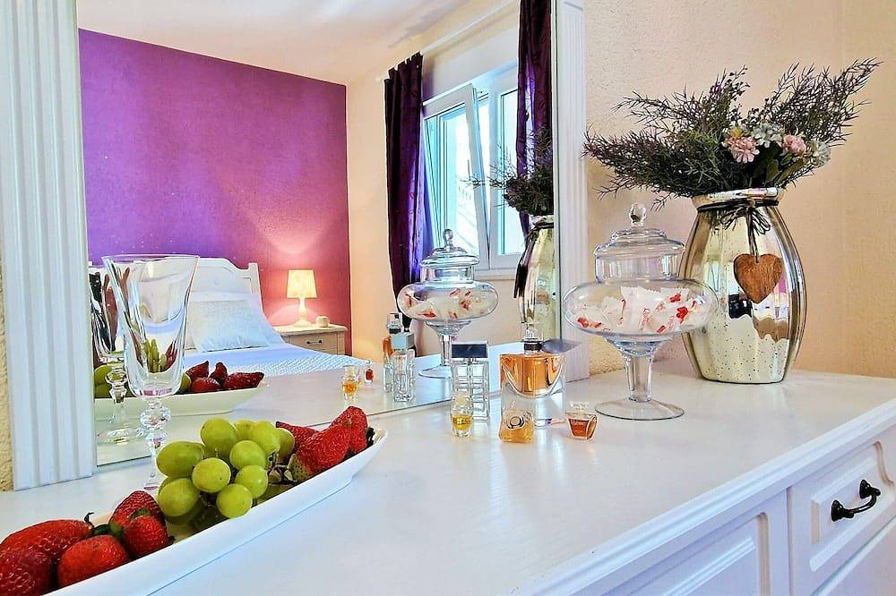 Throne Villa Kambia with heated pool in Klis, Split-Dalmatien