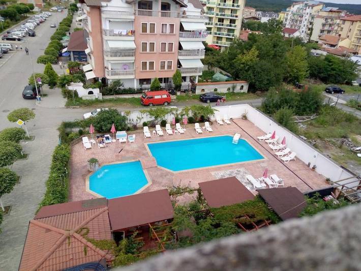 Apartament wakacyjny dla 5 osób, z ogród i basen oraz widok w Primorsko