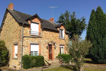 Gîte pour 6 personnes, avec jardin, animaux acceptés dans Les Brulais
