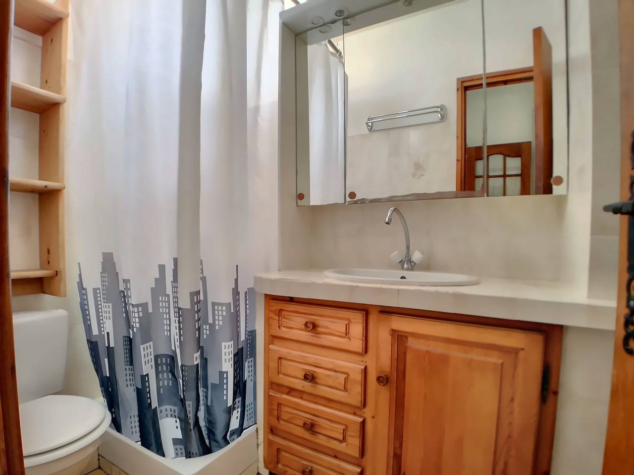 Entire apartment, Calm apartment for 4 with terrace and Wifi, Saintes-Maries-de-la-Mer in Saintes-Maries-de-la-Mer, Arles region