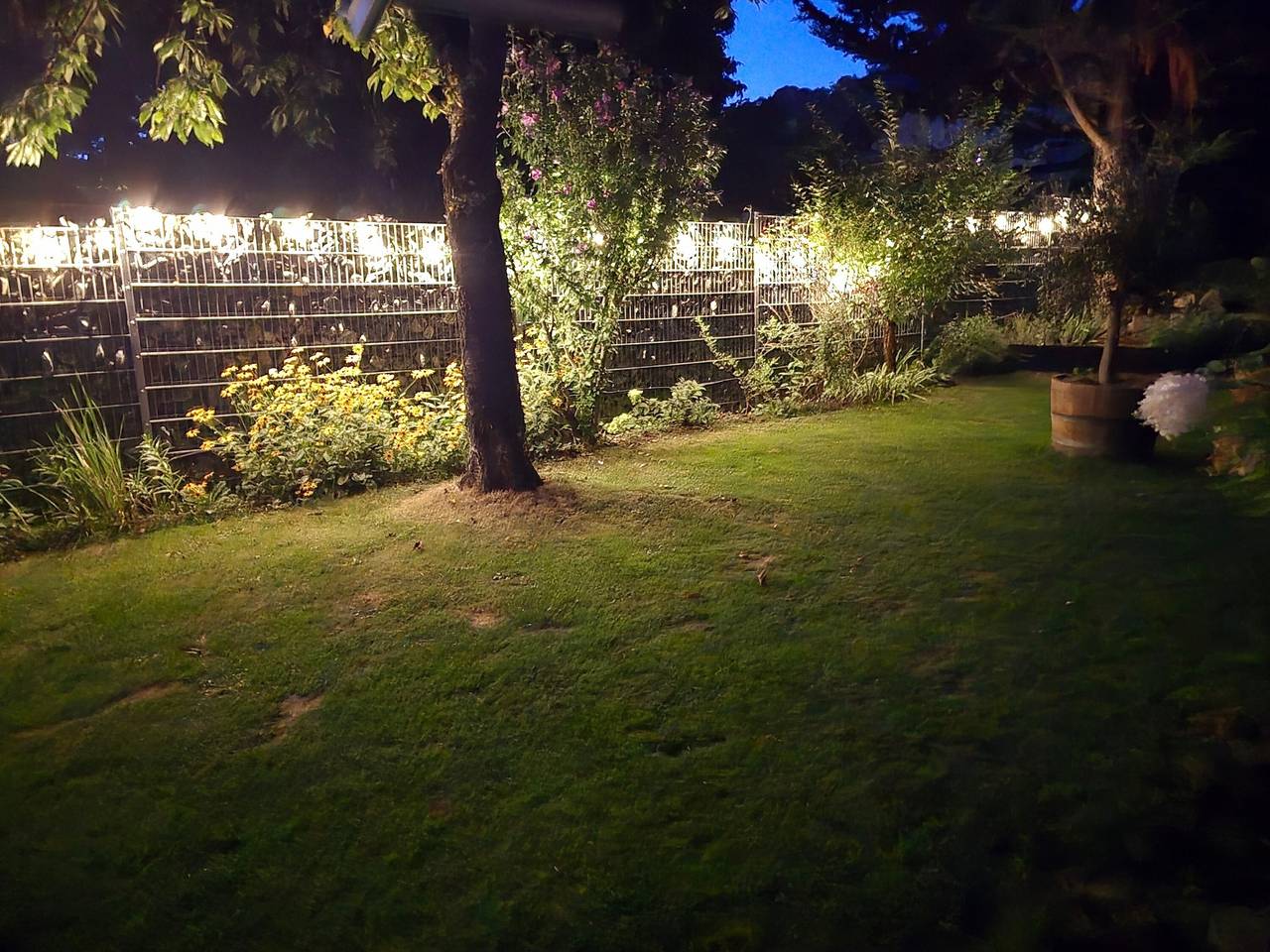 Ganze Wohnung, Modern eingerichtete Ferienwohnung Casa Karin mit Terrasse, Garten und Sauna in Bodman-Ludwigshafen, Landkreis Konstanz