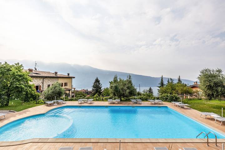 Appartamento per 3 persone, con Balcone e Giardino nonché Vista lago a Tignale