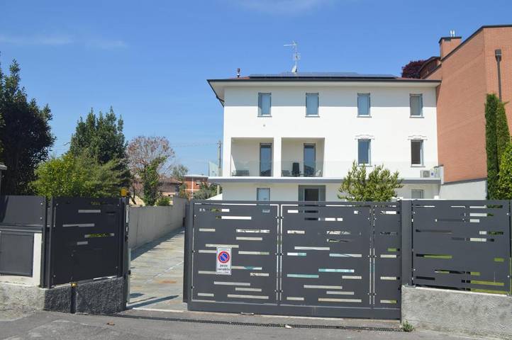 Appartamento per 3 persone, con Balcone e Terrazza nonché Piscina e Panorama a Scanzorosciate