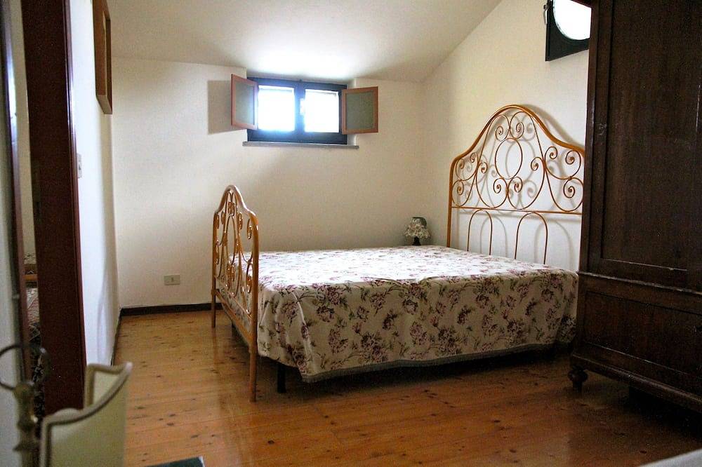 Villa Panorama, in the Conero Park rustic dwelling with stunning views in Sirolo, Riviera del Conero