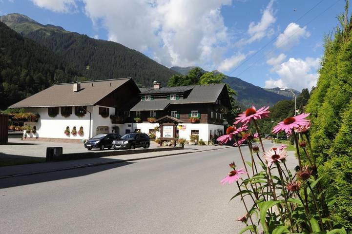 Gîte pour 2 personnes, avec jardin ainsi que vue et sauna, adapté aux familles dans Partenen - 3