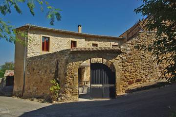 Gîte pour 2 personnes, avec terrasse à Saint-Victor-la-Coste