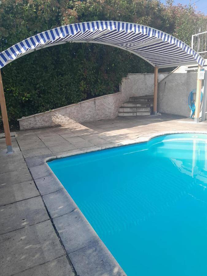 Chambre d’hôte pour 2 personnes, avec terrasse et piscine dans la Loire - 2