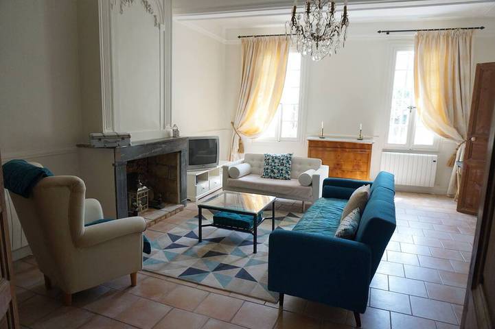 Location de vacances pour 12 personnes, avec terrasse et jardin à Adissan