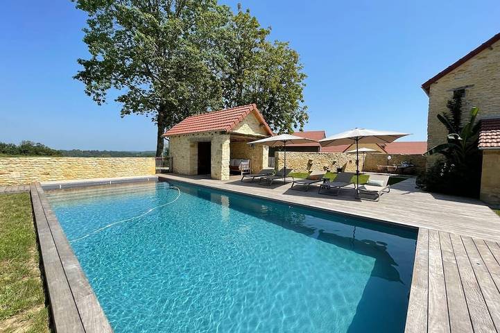 Location de vacances pour 5 personnes, avec jardin et terrasse à Sergeac