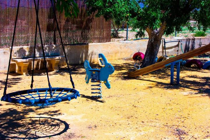 Casa rural para 10 personas, con vistas además de piscina y jardín, Se admiten mascotas en l'Alacantí - 2