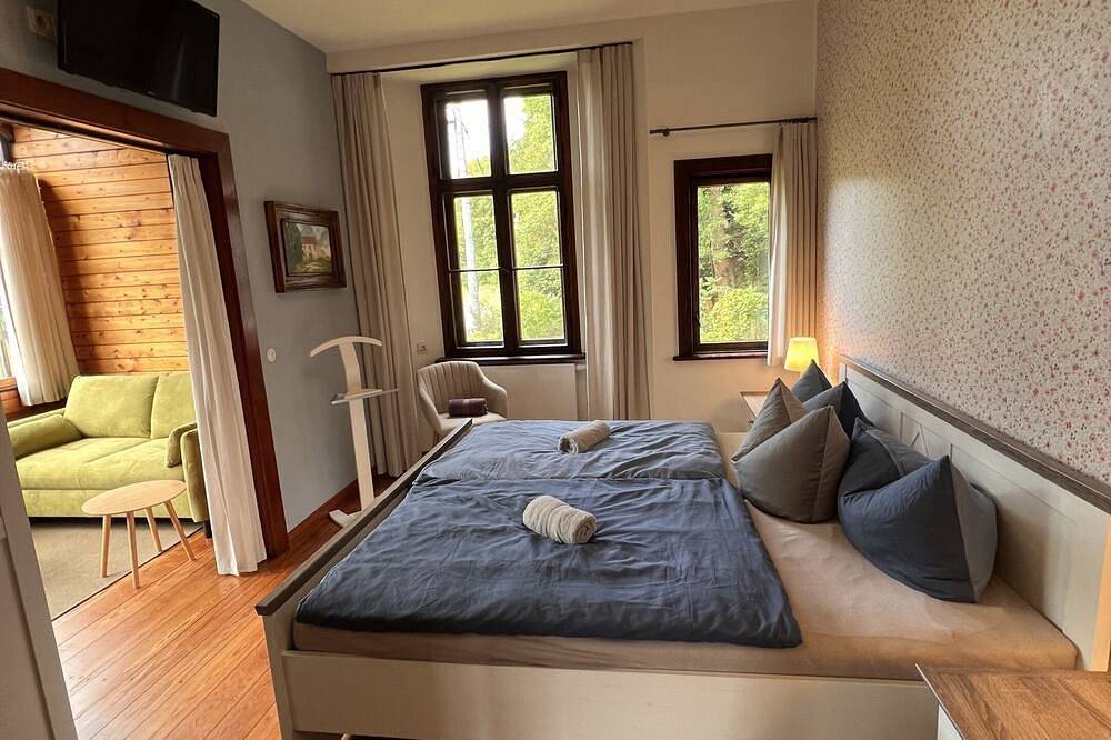 Ganze Wohnung, Exklusives Apartement in Denkmalvilla in Morgenröthe-Rautenkranz, Muldenhammer