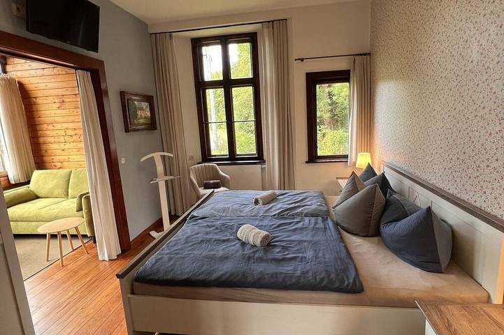 Ganze Wohnung, Exklusives Apartement in Denkmalvilla in Morgenröthe-Rautenkranz, Muldenhammer