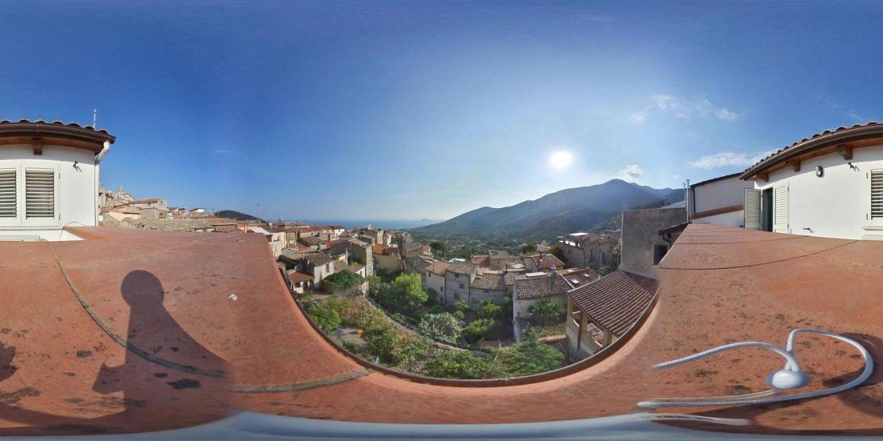 Le tre torri in Maranola, Formia