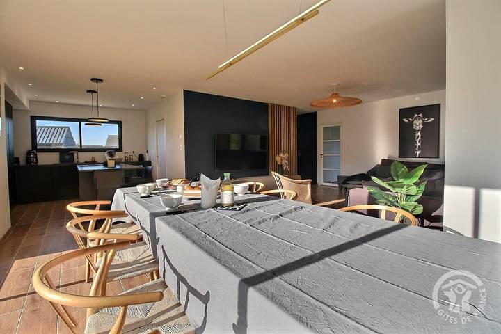 Gîte pour 7 personnes, avec jardin et terrasse à Trévou-Tréguignec - 3