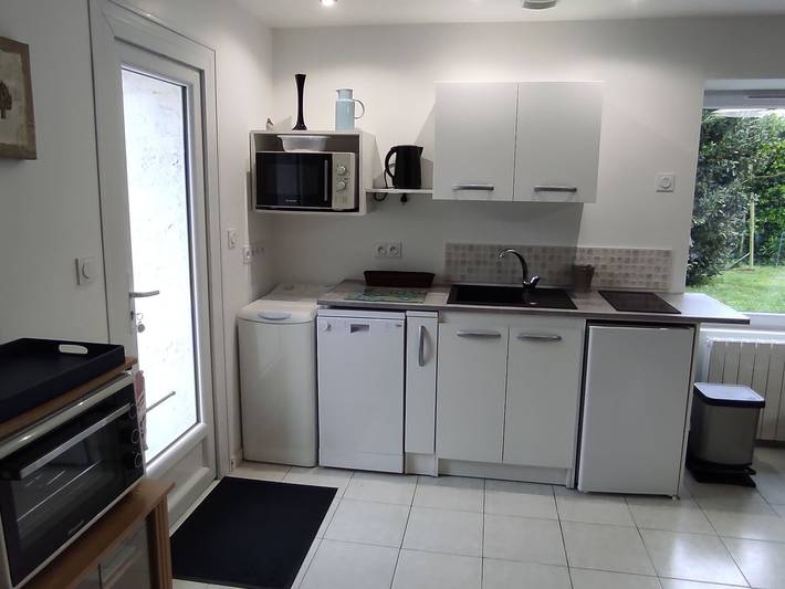 Encantadora casita renovada con jardín, terraza privada y WiFi, a 12 km de la playa in Bourgneuf-en-Retz, Côte de Jade