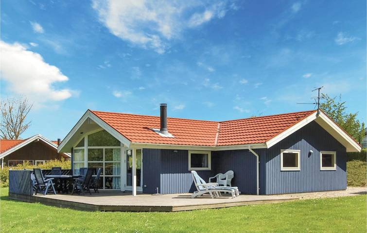 Feriehus for 6 personer, med Terrasse og Sauna i Spodsbjerg
