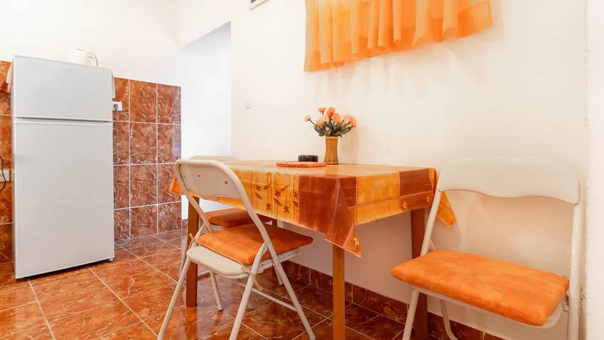 Ferienwohnung für 8 Personen, mit Terrasse, mit Haustier in Krvavica - 4