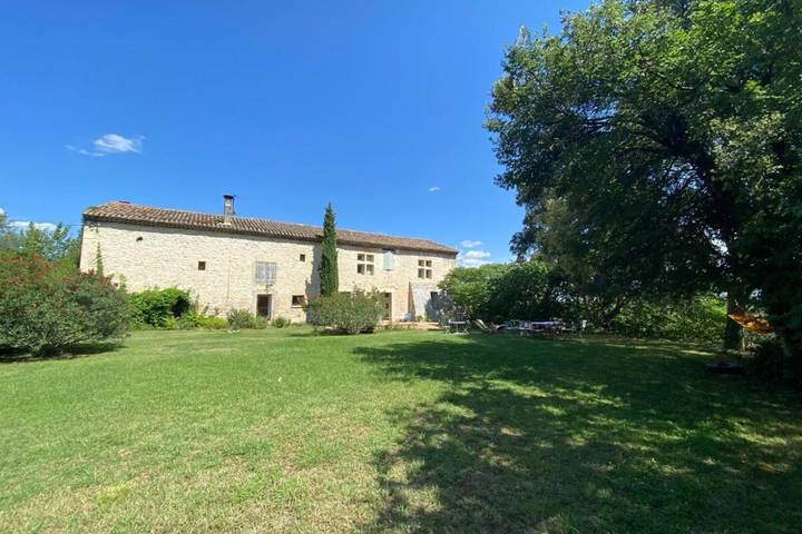 Location de vacances pour 8 personnes, avec bassin pour enfant ainsi que jardin et terrasse à Castries - 3