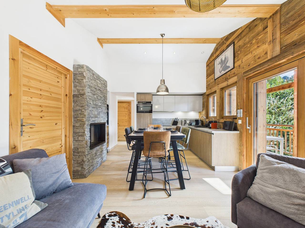 Entire apartment, Les Gets - Lovely apartment with balcony and fireplace near the slopes in Les Gets, Les Portes du Soleil