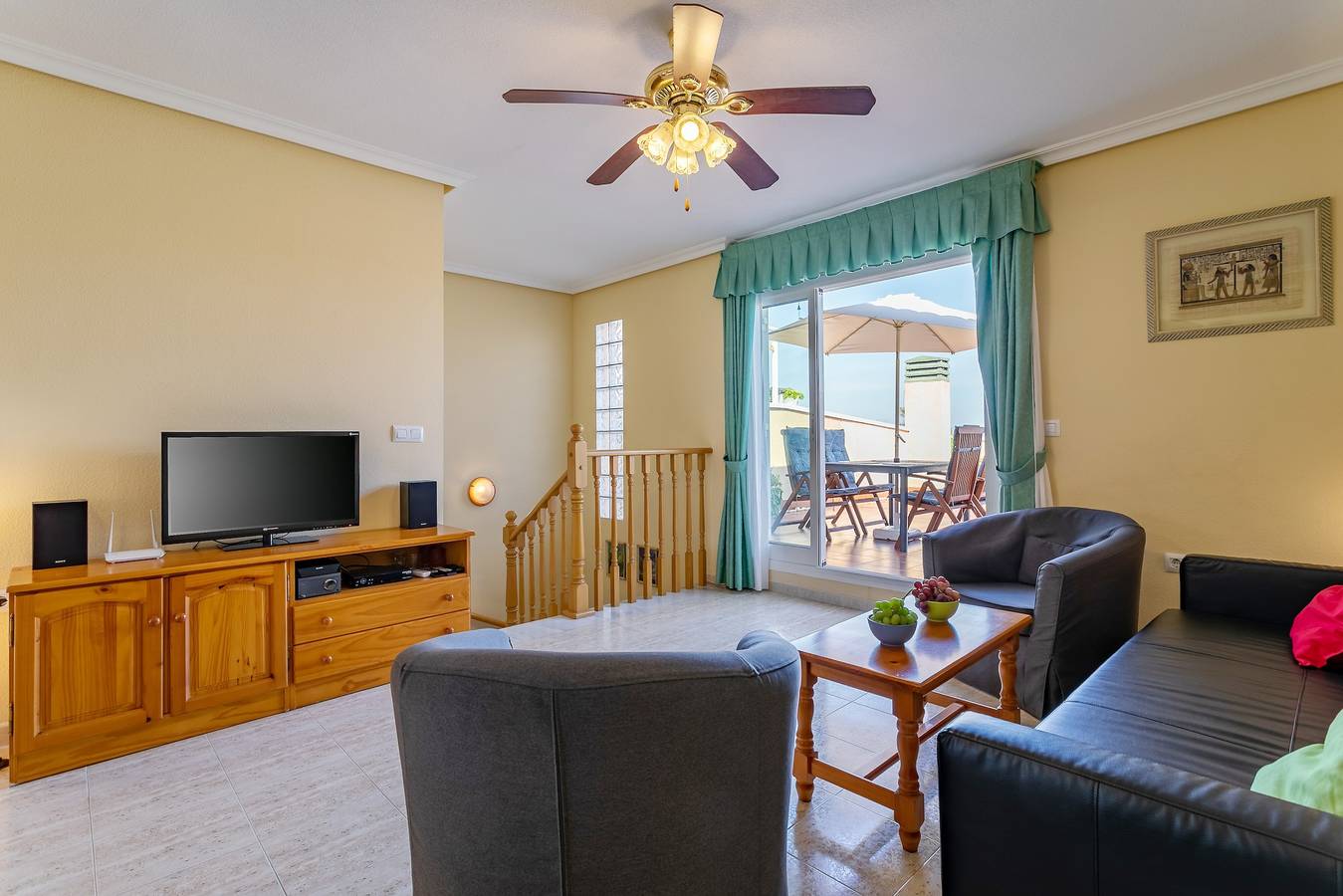 Hel lägenhet, Apartment Near the Beach with Sea View, Terraces, A/C & Shared Pool in Santa Pola, Costa Blanca