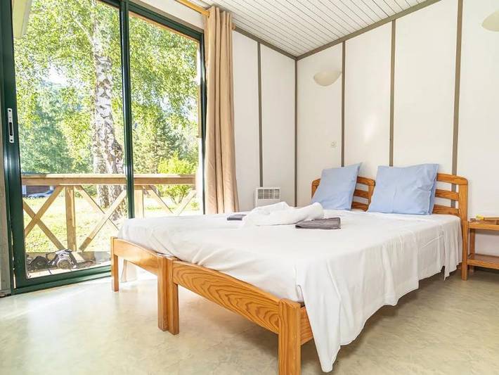 Le Village de Gîtes de Booz (Les Chalets de Booz)  - Chalet 6 personnes - Chalet Confort - 31m² - 2 chambres in Saint-Germain-du-Teil, Région de Mende