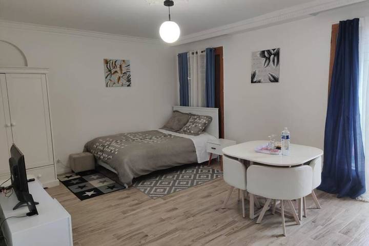 Gîte pour 4 personnes, avec balcon à Montfermeil - 2