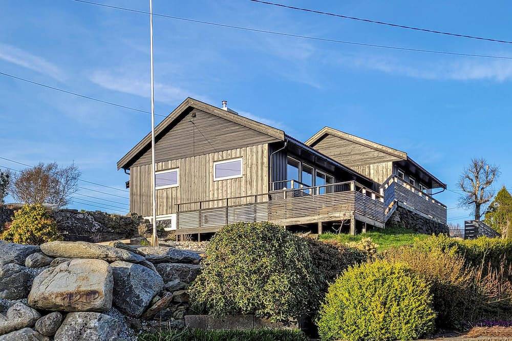 Nice home in Håvik with Wifi in Karmøy