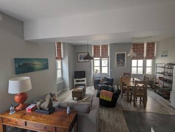 Gîte pour 2 personnes, avec piscine et jardin à Monpazier