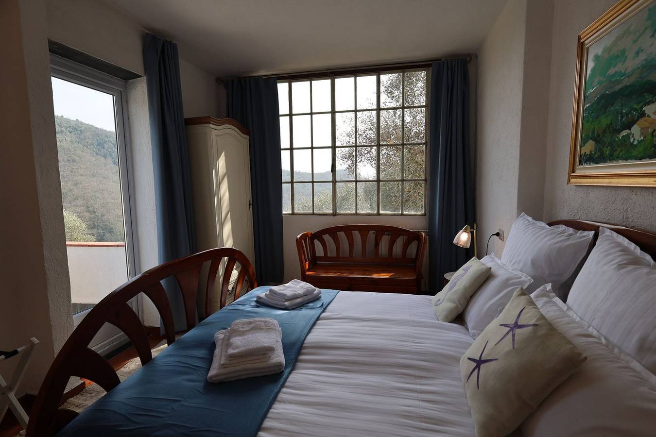 Lichtdurchflutetes Ferienhaus mit drei Terrassen und Gemeinschaftspool in Casa Carli, Prelà