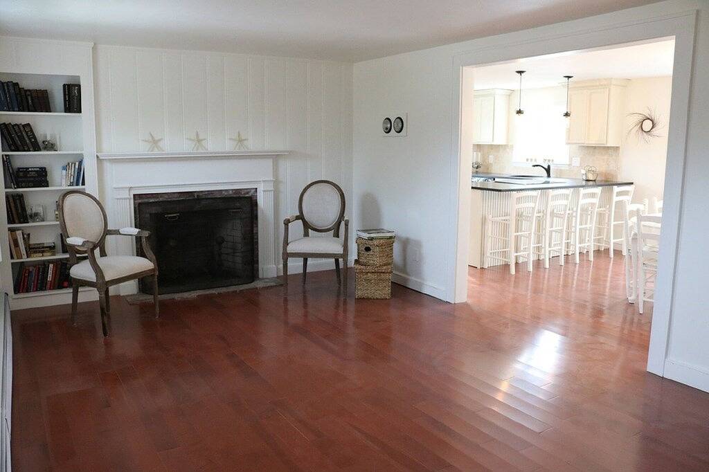 Charming Beach House ~ Wunderschön aktualisiert und makellos. Gehen Sie zu den Sandstränden in South Chatham, Chatham (MA)