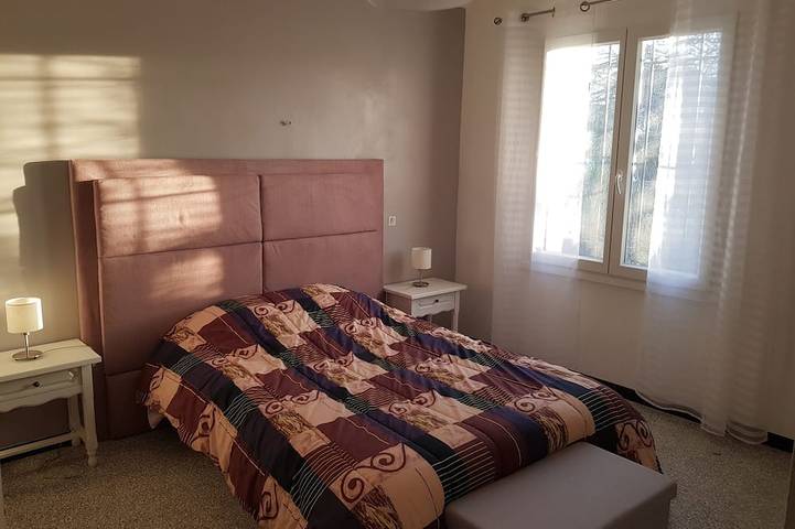 Location de vacances pour 10 personnes, avec terrasse et jardin, animaux acceptés à Castelnau-de-Guers - 2