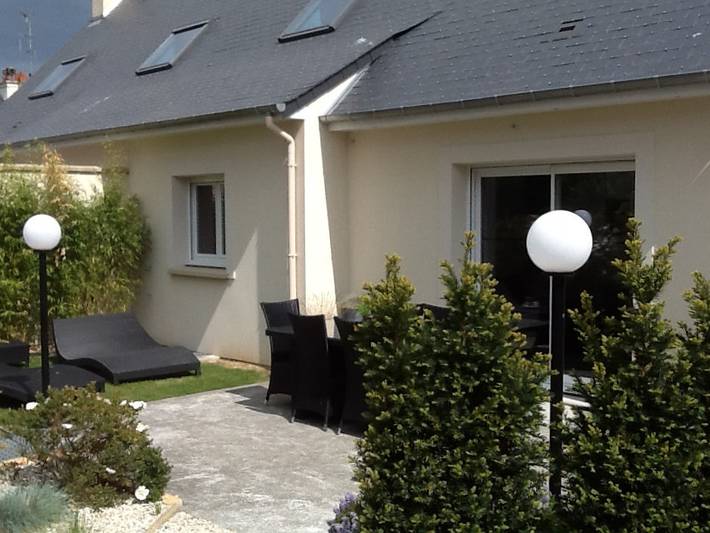 Gîte pour 6 personnes, avec terrasse et jardin