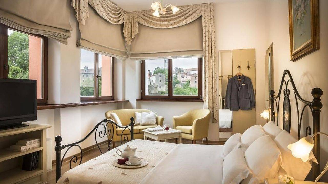 Ganze Ferienwohnung, Zimmer für 2 Personen (36 m²) in Oprtalj in Oprtalj, Zentralistrien