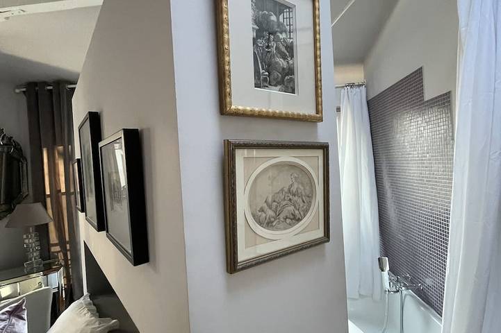 Natie: vrijstaand huis: 2 slaapkamers + gratis parkeren in de privéstraat. in 12th Arrondissement, Parijs