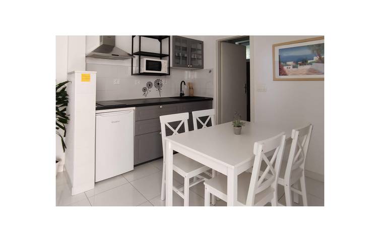 Apartamento vacacional entero, Apartamento tranquilo con vistas al mar, wifi, aire acondicionado y aparcamiento en Podgora in Podgora, Rivera de Makarska