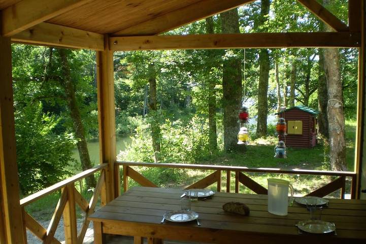 Chalet pour 6 personnes, avec Jacuzzi et Terrasse à Saint-Mamet-la-Salvetat