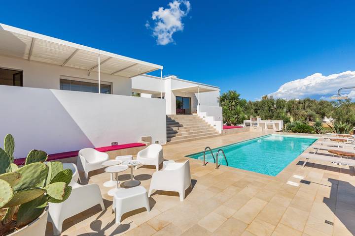 Location de vacances pour 10 personnes, avec Jardin et Piscine à Carovigno - 4