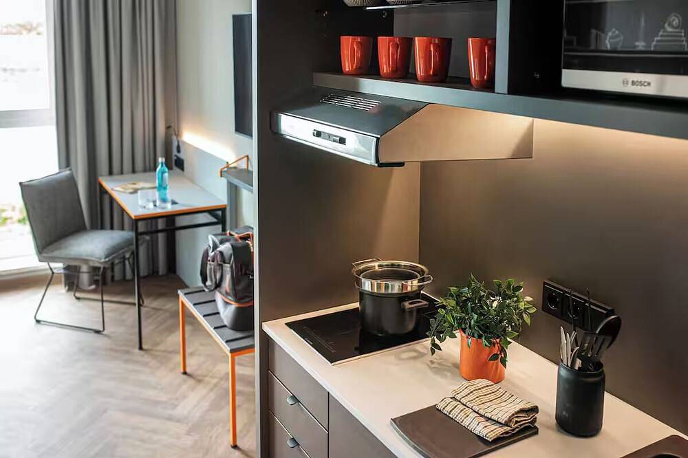 Enjoy Seamless Travel in a Contemporary Room a Stop Away from Cologne Airport in Porz (Köln), Cologne