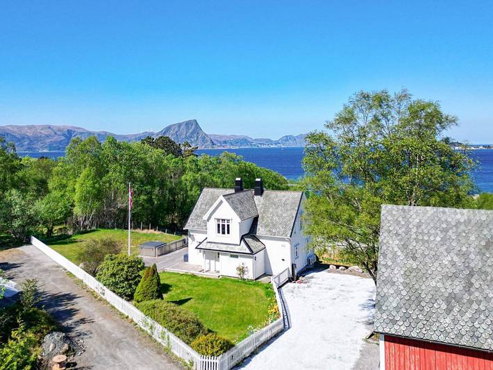 Ferienhaus für 9 Personen, mit Garten, kinderfreundlich in Åram