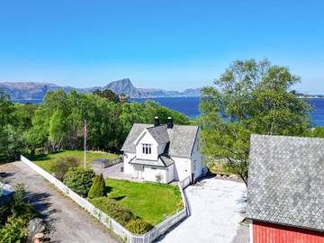 Ferienhaus für 9 Personen, mit Garten, kinderfreundlich in Åram