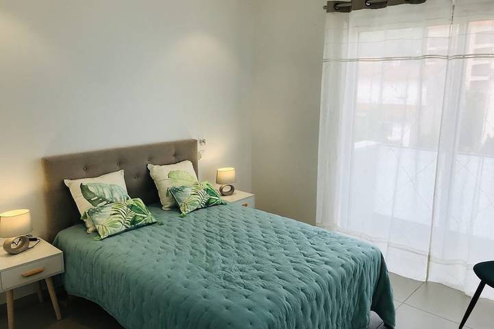 Appartement entier, Appartement 2 ch- 5 pers résidence de luxe en front de mer-piscine in Sari-Solenzara, Arrondissement de Sartène