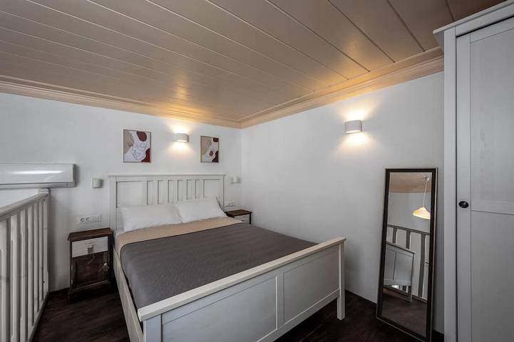 Gîte pour 2 personnes, avec balcon dans Symi - 2