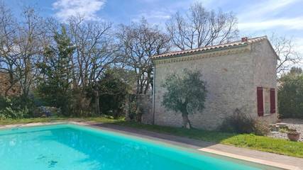 Maison de campagne pour 2 personnes, avec terrasse et piscine à Fuveau