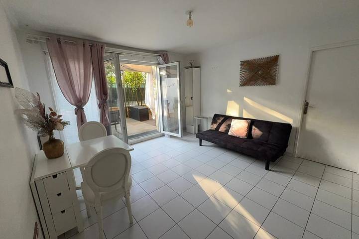 Location de vacances pour 4 personnes, avec jardin à Neuilly-sur-Marne