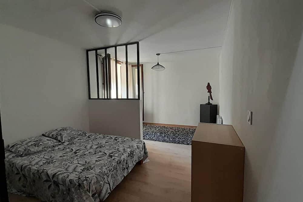 Entire apartment, Apartment in quiet residence near Valentré bridge in Cahors, Lot