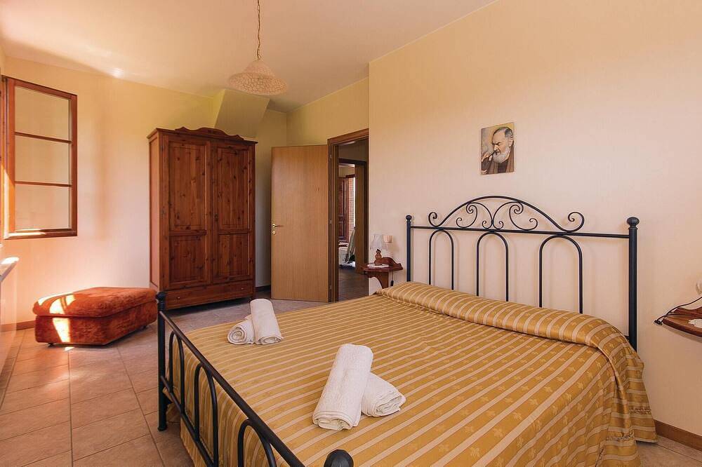 Entire apartment, Gorgeous apartment in Montaione Fi in Montaione, Chianti