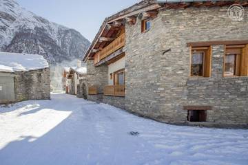 Gîte pour 4 personnes, avec sauna dans Office De Tourisme De Bessans