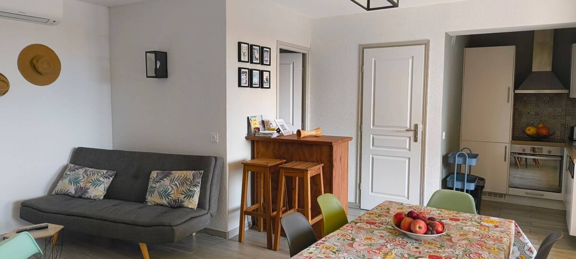 T3 rénové, climatisé entre mer et montagne, piscine, jardin in Le Rouret, Région de Cannes